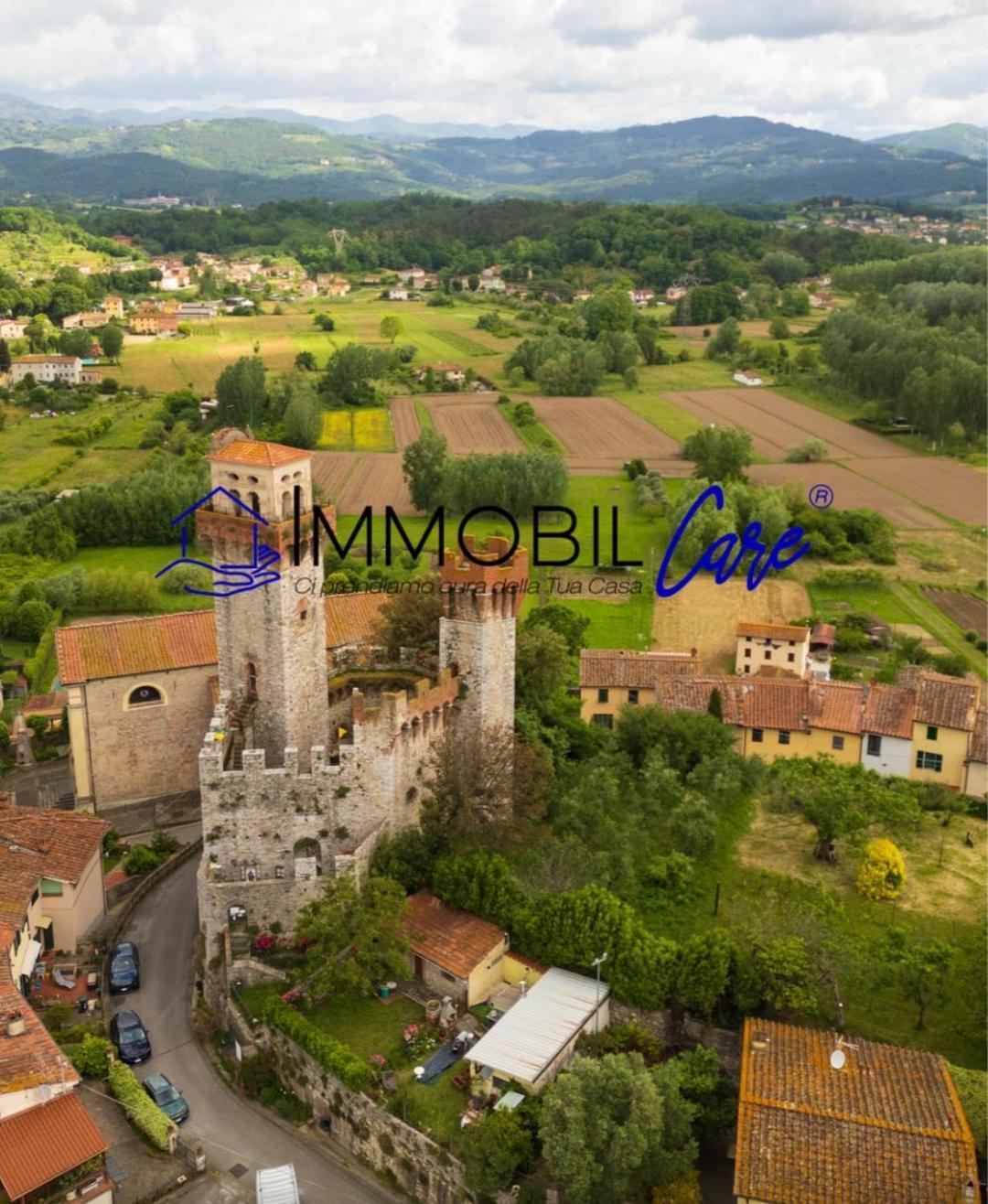 La Toscana Sotto Il Castello *